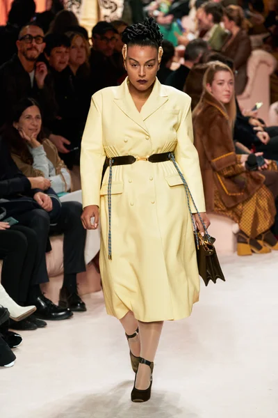 Look 33